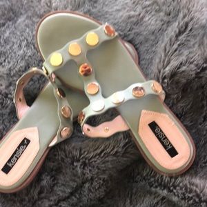 Kenzie/Manette sage sandals